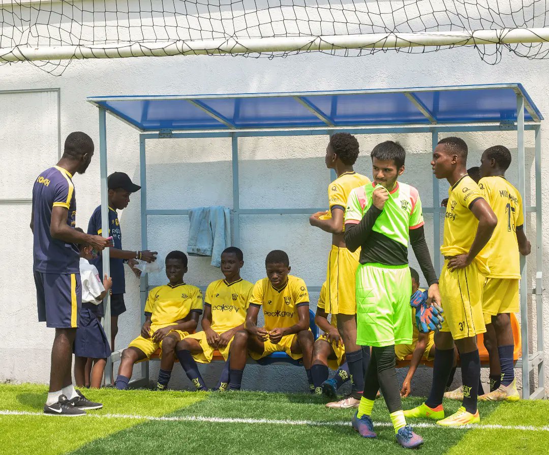 f8ballersafrica's tweet photo. When there is no single ball captured in plenty footBALL pictures 🤣🤣🤣
Just players, coaches, pitch, fans and moments. We lllllllllove it!!!
Thank you #brightstarsfc x @UpbeatCentre
🤝
#football #soccer #footballacademy #footballplayers
WE ARE CHAMPIONS 🏆⚽💛 https://t.co/Il9BOI8p3M