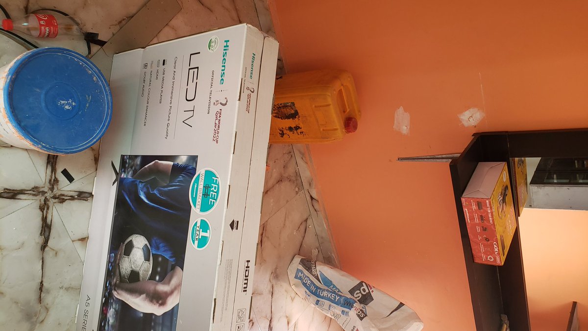 ade_odumesi's tweet photo. New saloon opening...... Fixing up the media therein.
#gotv #LEDTv. #hustle #agopalaceway https://t.co/QExzPNU4hy