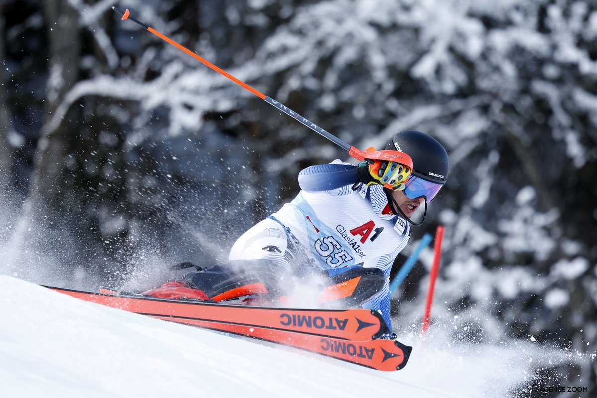 #EsquíAlpino Buen esquí y muy buenas sensaciones para @JDelCampoSki en las Copas de Europa disputadas en Jaun, Suiza! Ha sido décimo en las dos pruebas disputadas sin apenas descanso, quedándose a 0.20 del podio. Bravo, Juan! A seguir, a por el Mundial!