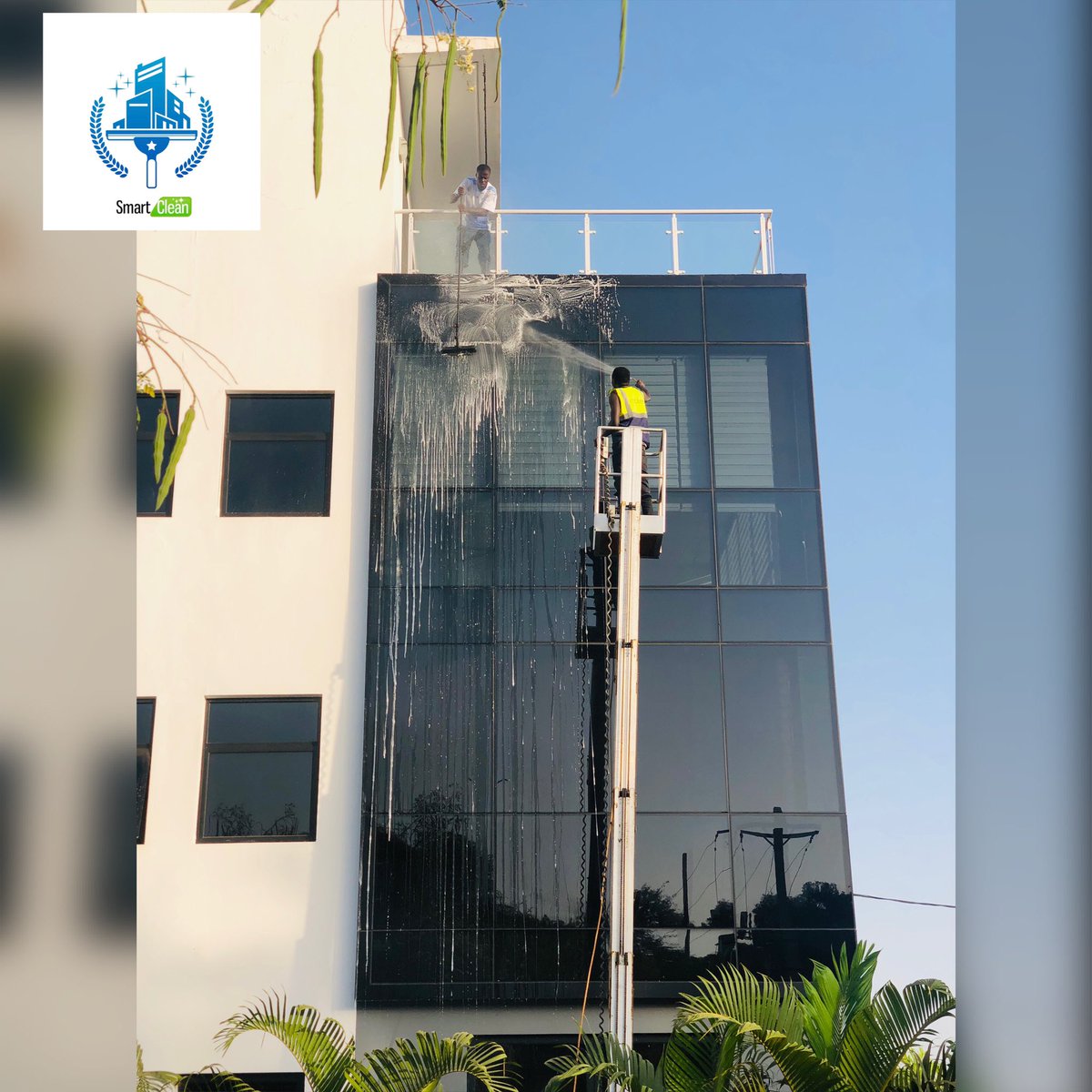 abassbah64's tweet image. Shine ✨ your windows with #smartclean . #YouthEmpowerment #cleaningservice #proudlygambian🇬🇲 @TafNjie @kemo_bojang @salieutaal @SallahBabou @saul_frazer @GYCCGambia @GambiaNYP @yepgambia @GYINGambia @BajenNjie @ganodidit @gambiantwittter @gamjobs @oussosseh @IOMGambia
