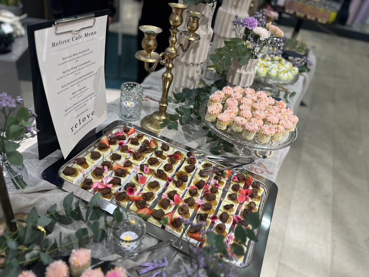 Muodin Huipulle -finaalijakso kuvattiin eilen Helsingin keskustan tavaratalossamme! Huikeaa glamouria, upeat finalistit ja sykähdyttävät kilpailumallistot. Voittaja paljastetaan 6.4. finaalilähetyksessä <a href="/mtv3suomi/">MTV3</a> ja syksyllä voittajan mallisto tulee #Stockmann’lle myyntiin✨💚