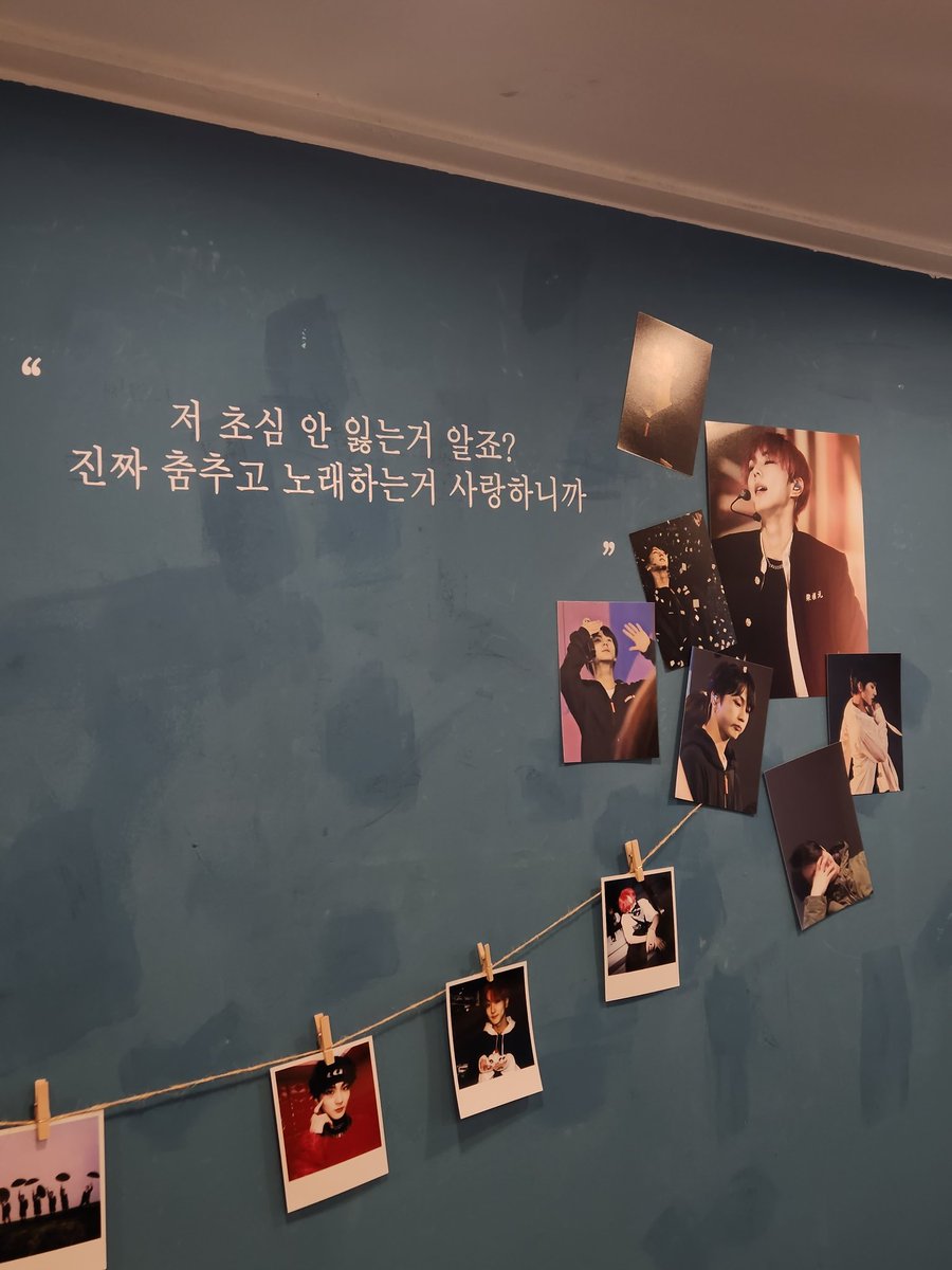 nocontextkeum's tweet photo. 📍마린커피 빅히트사옥점

진짜 정원이로 한가득 꾸며져있던 카페! 정원이 어록들과 침셀 투표도 있었음...♡ 다 너무 예뻐서 고심해서 고른 픽은 31번🥺🫶🏻 윗층도 넘 예쁘게 꾸며져있어서 잘 보고 왔어요~ 너무 기억에 남는 공간이 될 것 같아요👍🏻

#RoomNumber20_9
#영원의_또다른_이름_정원 https://t.co/PzPDsBPNwn