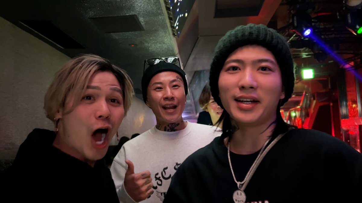 今回のUPするYouTubeは完全プライベートの様子を撮影しました！！ある有名アーティストもゲストに🤫
youtu.be/wAAwA6Zakzg