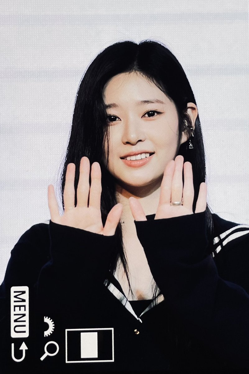 010205mj's tweet photo. 230212 또보자 #김민주 #KIMMINJU https://t.co/6L4besWYqr