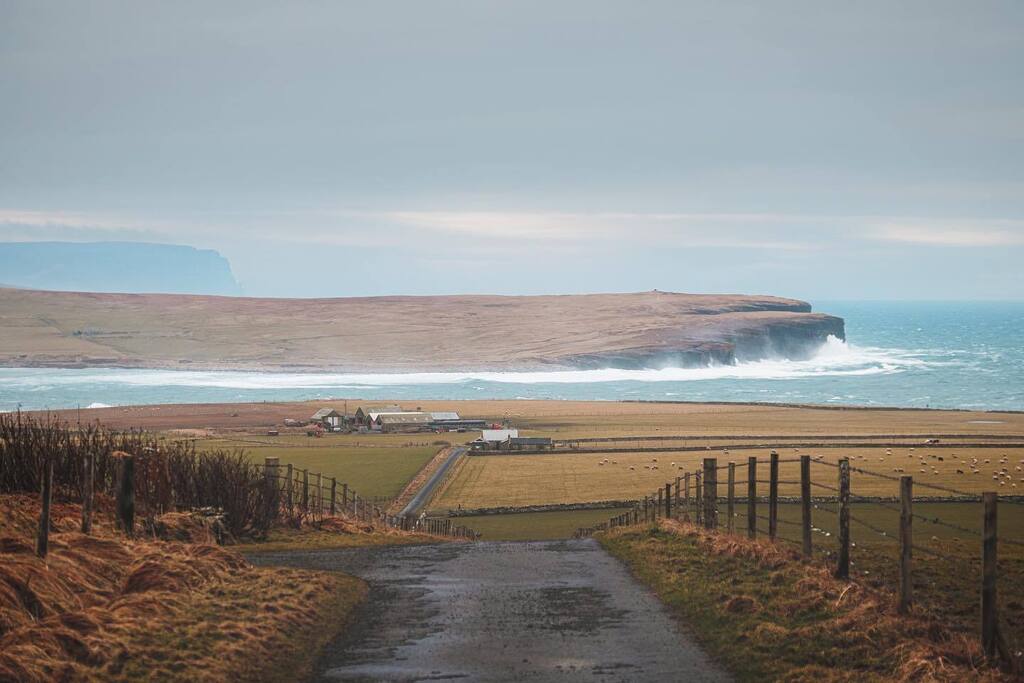 Skaill
.
.
.
#skaill #skarabrae #waves #storm #Orkney #Scotland #island #coast #islandlife #Britain #rural #islandliving #countryside #photography #landscape #landscapephotography #photos #fuji #fujifilm #xt2 #fujixt2 instagr.am/p/Coj4P9qIHq1/