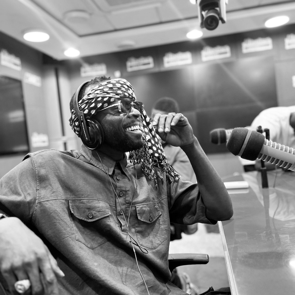 TsaQa_Official's tweet photo. God is the greatest 🙏🏽 #TsaQa #Accrafunfooler #HitzMizic #Ahuhnation @hitzmuzic @Ahuhnation
.
📸 mgt @Danchris_kiddy https://t.co/rmMyESIMbt