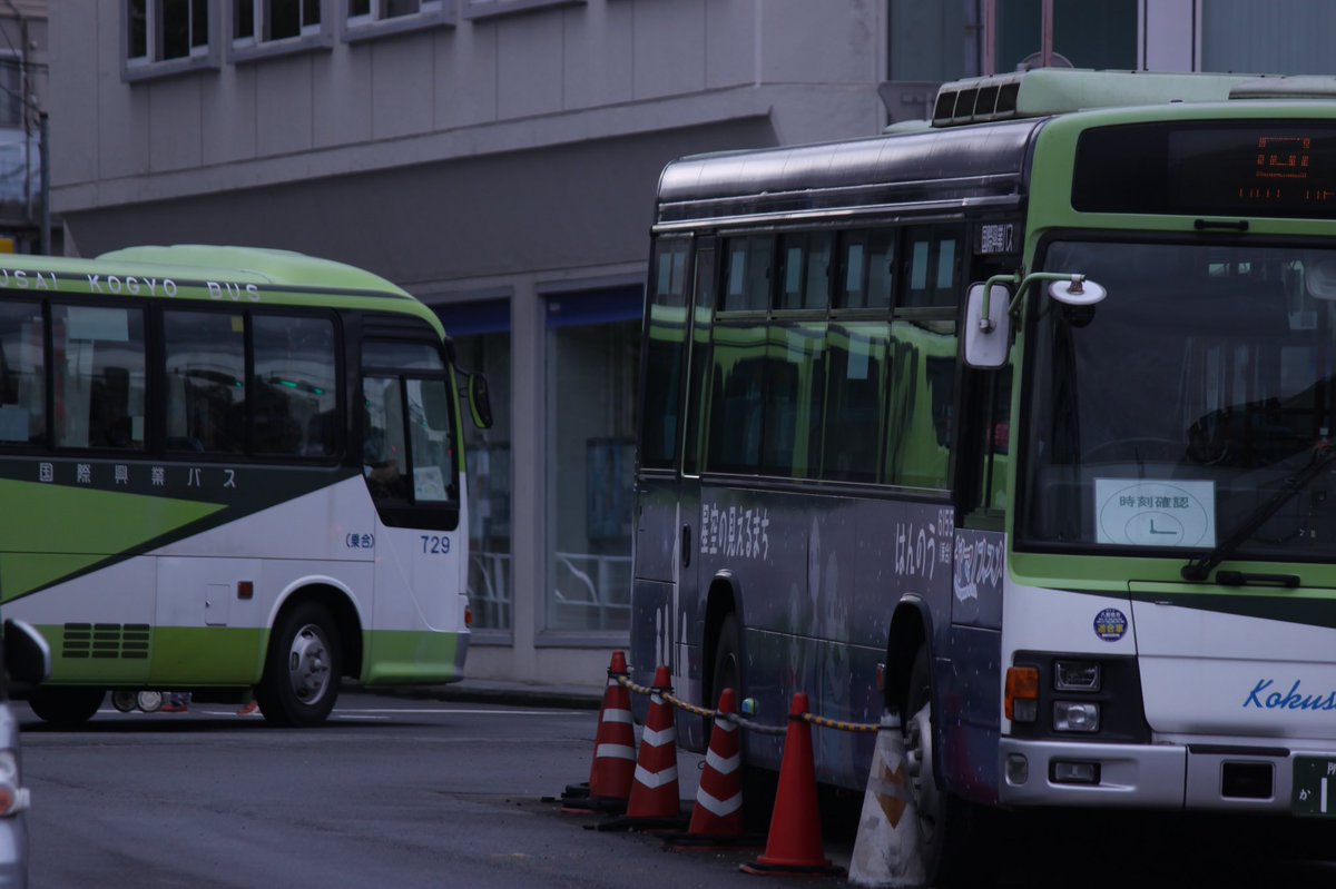 bus130514's tweet photo. ヤマノススメラッピングバスの運行が終了したらしいですね、長い間お疲れ様でした……
乗車出来なかったことと順光写真を撮影できずに終わってしまったのが悔やまれます https://t.co/RhxYvKXpIR