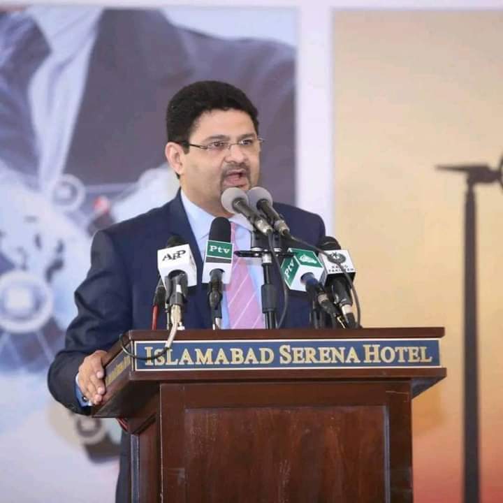 پارٹی کے لیے قربانیاں دینے والے
قید و بند کا سامنا کرنے والے 
مشکل حالات میں کھڑے رہنے والے  
آج پارٹی کی پالیسوں سے ناراض ہیں پارٹی کو ان کے تحفظات دور کرنے چاہیے۔
پارٹی کا اتنا بیڑہ غرق مشرف دور میں نہیں ہوا جتنا گزشتہ چار سالوں میں مشرف کی باقیات نے کر دیا
<a href="/NawazSharifMNS/">Nawaz Sharif</a>