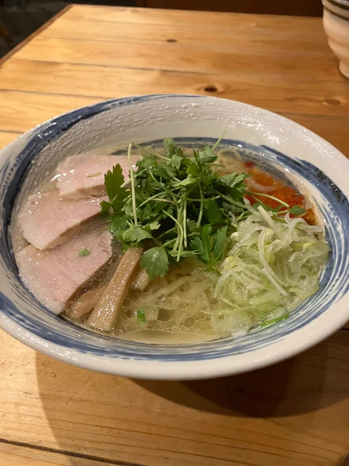 すみません恐ろしさに耐えかねてラーメン許可なしでいただきます 