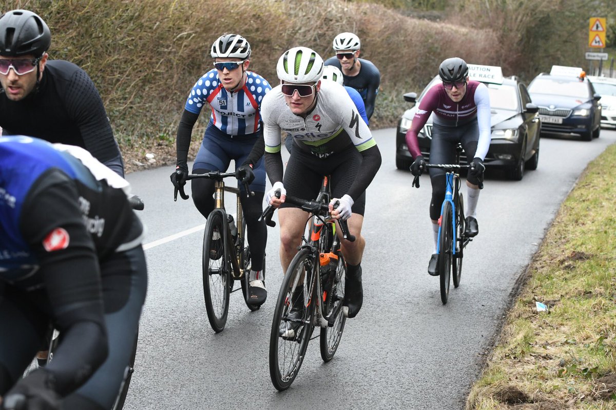 VeloUK's tweet image. Second lap and all together bar a few riders #perfspedal