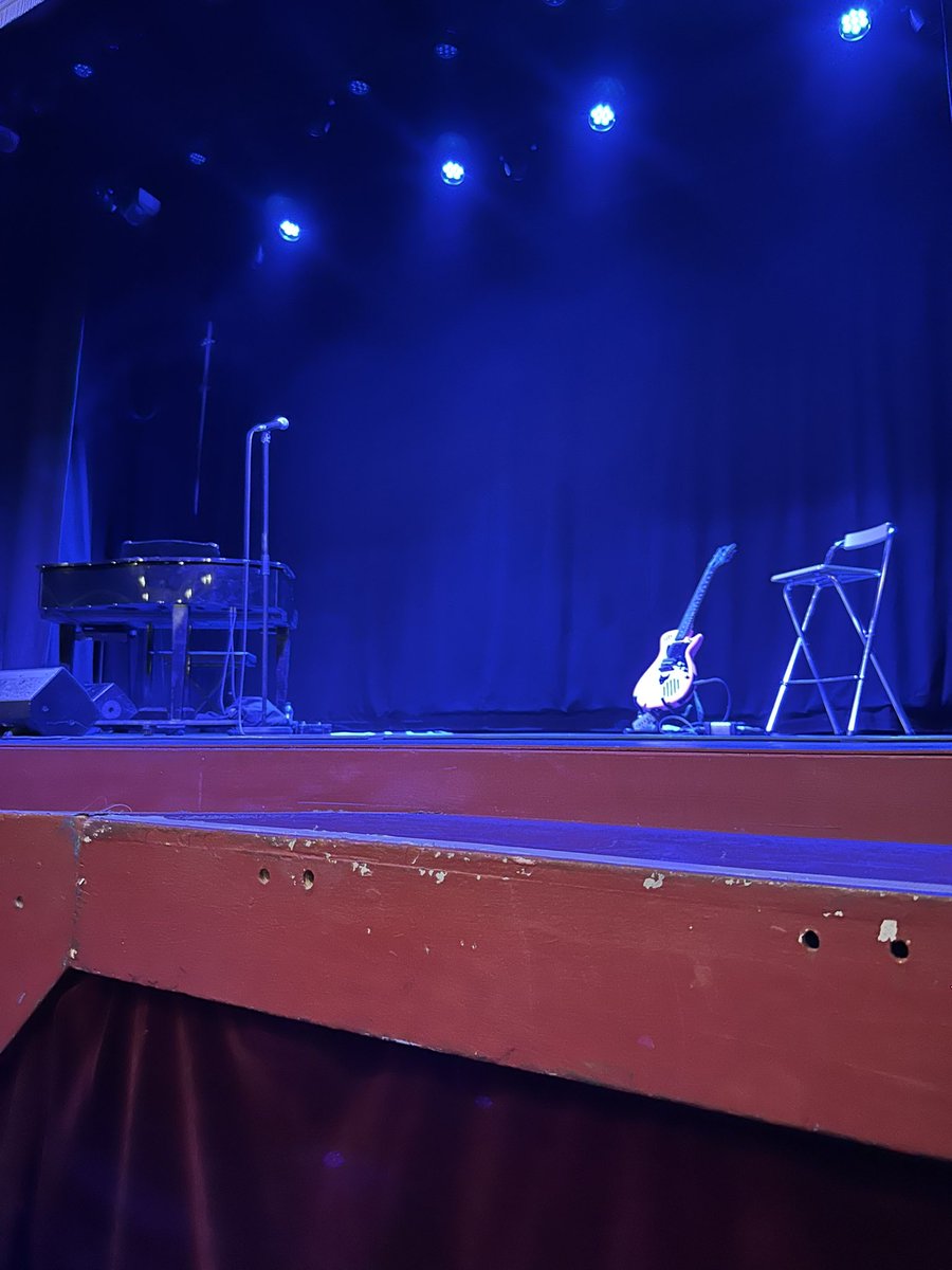 This was my view of the stage last night, saw a little bit more of @catcohen than I’d bargained for 🫣. But she was absolutely sensational!, by a long way the best stand-up set I’ve seen in a long long time