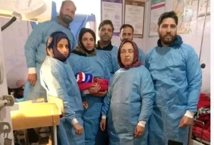 In what could be called a successful attempt to recreate a 3 Idiots movie scene in real life, Paramedical satff at a government hospital in Keran, Kupwara, delivered a baby while coordinating with the doctor over a WhatsApp call. 
@IndianMedicalAs @JandKMedicalAss @FAIMA_INDIA_