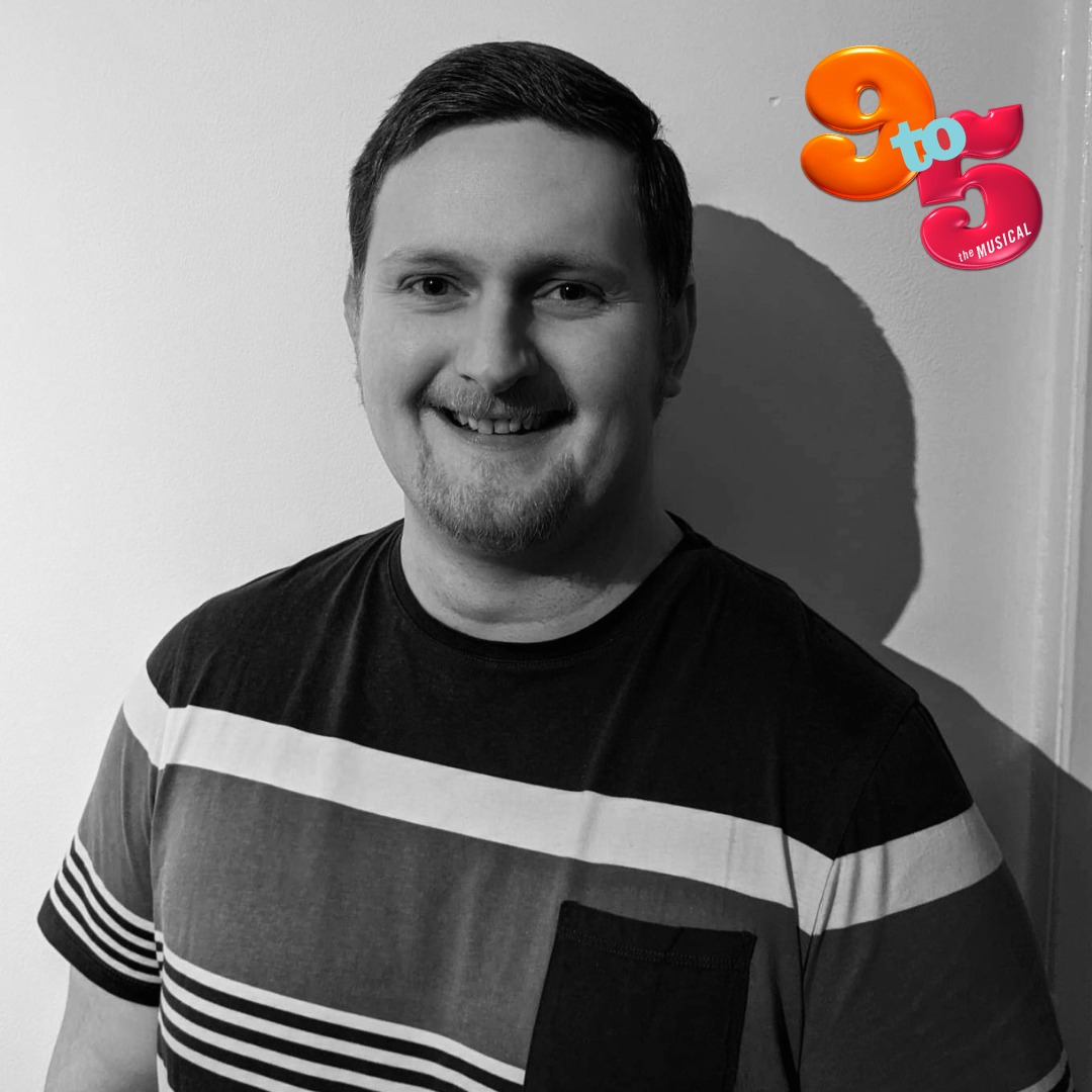 MAOSmusicals's tweet photo. 9 to 5: Meet the Cast!! ⏰
Howdy!! Meet Alex... this is Alex's second show with MAOS and he is thoroughly enjoying playing the fun loving Texan Cowboy, 'Dwayne'. 
Don't miss seeing Alex and the rest of the fabulous cast of 9 to 5! Ticket details to follow... 1/2 https://t.co/5cKhoukIBY
