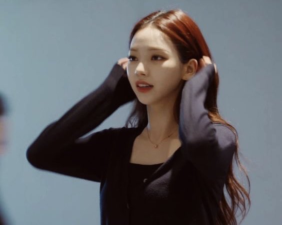 #jaemrina #weolnami — few tweets au
—

Di siang bolong, tiba-tiba kedengeran kabar burung kalau Kayin, si dokter muda cantik itu, punya pacar.

Padahal sebenernya… itu cuman taktik rahasia buat bikin Jemin, si teman seangkatannya, ngelirik dia!