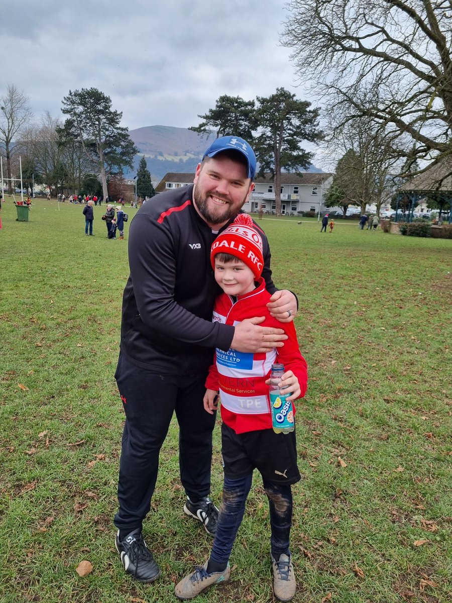 Amazing rugby day for this one again today! 4 tags & some awesome rugby played! Well done my boy!! #rugbyfamily #tagrugby

@RhiwSyrDafydd @thello1974 @scottyedwards3 @OakdaleRFC
