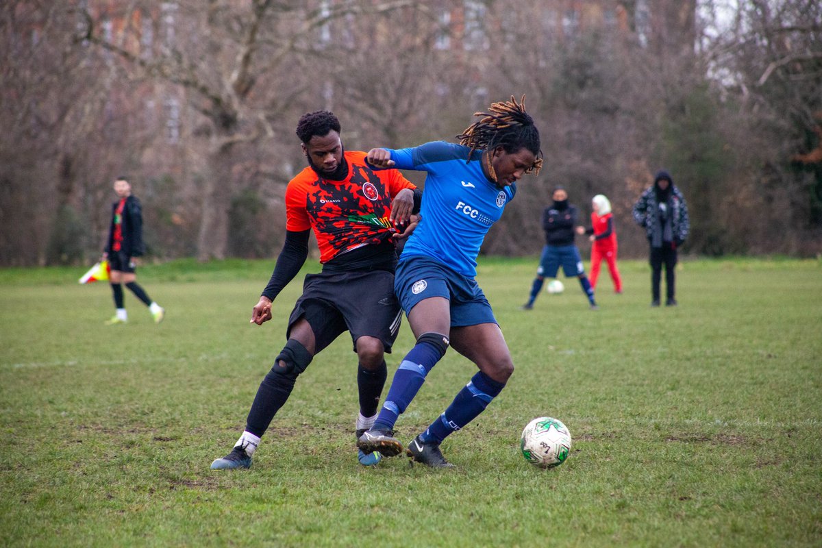 sfn_fc's tweet photo. Big win against top of the league!
📸 @EliseOBrien2000
#SFNFC #kickitout #upthesfn ⚫️🔴 https://t.co/hZLuTy6WeW
