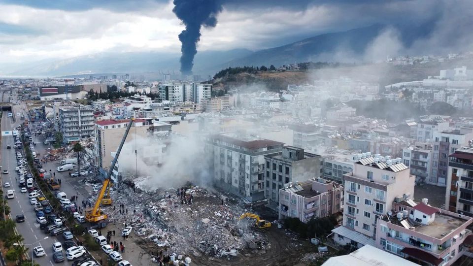 DarkaMaziLatini's tweet photo. 🔴 #Tirkiye: Hêza #Erdheja roja 6 sibatê bi qasî 500 bombeyên #atomî bû
#DarkaMazi
https://t.co/UvaP9KaJEh https://t.co/wLRzOSdT9M