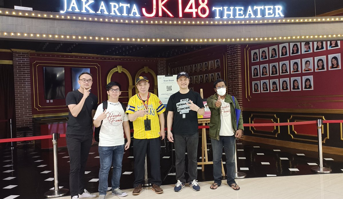 JonathanF_29's tweet photo. Happy banget kemarin bisa kumpul dan bertemu dengan Kanji-san @212_kan dan Akira-san @Akira85585255 🤩🤩🤩

Lalu abis itu mengunjungi Kuali Kuning Nasi Bakar @MelatiSesilia 😄😄😄👍👍👍 https://t.co/Uo2BlHb2Ya