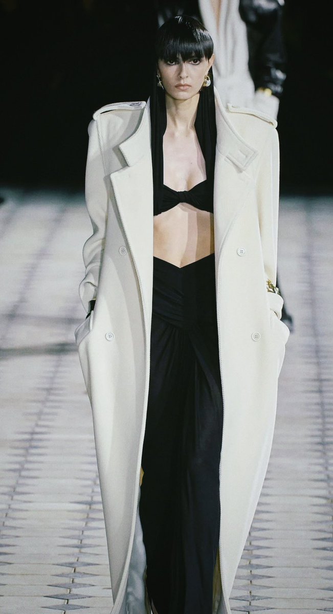 CCCCT18's tweet photo. 2023春夏｜SAINT LAURENT｜生人勿近

我只能说这个系列赢很大  
我太爱这种风格了🪩

#fashionstyle 
#2023spring
#saintlaurent 
#chic
#mystyle https://t.co/jgafy1M45Z