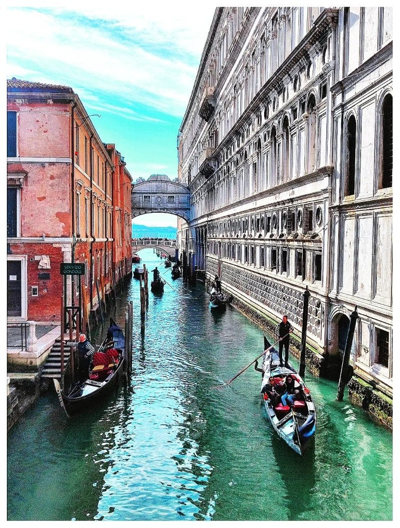 "Ero a Venezia sul Ponte dei Sospiri; un palazzo da un lato, dall'altro una prigione; vidi il suo profilo emergere dall'acqua come al tocco della bacchetta di un mago“

Cit. George Gordon Byron

#Venezia #CarnevaleVenezia2023