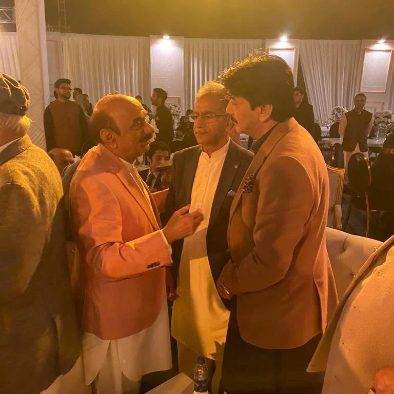 YmSfdr's tweet photo. مٺاڻي ھائوس لاڙڪاڻو 2023-02-12
إِنَّا لِلَّٰهِ وَإِنَّا إِلَيْهِ رَاجِعُونَ .
پاڪستان پيپلز پارٽي اڳواڻ سردار صفدر علي خان مٺاڻي صاحب جن بزنس مين محترم محمد مبين جماڻي صاحب جي زوجہ (گھروارئ) جي وفات تي تمام گھڻي ڏک جو اظھار 
جاري ڪندڙ : ٽيم ميڊيا سيل مٺاڻي ھائوس لاڙڪاڻو https://t.co/EfDk1NHINu