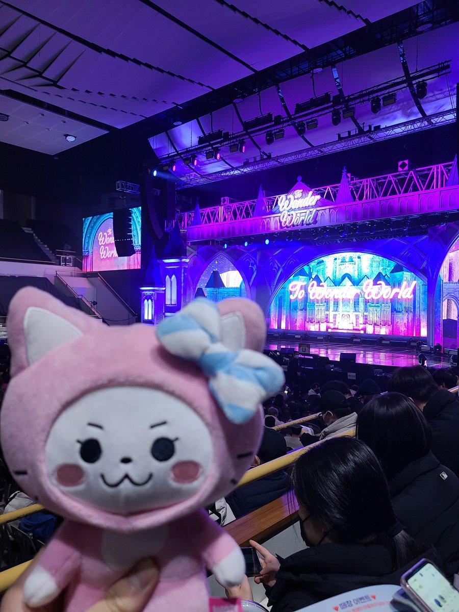 팬미팅 재미있게 보고 즐기고 갈께요오🥰