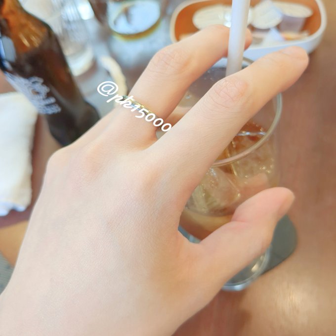 ガラナ。  #手フェチ https://t.co/R8BWUj4VcF<a href="/tag/%E6%89%8B%E3%83%95%E3%82%A7%E3%83%81"class="tags">#手フェチ</a>