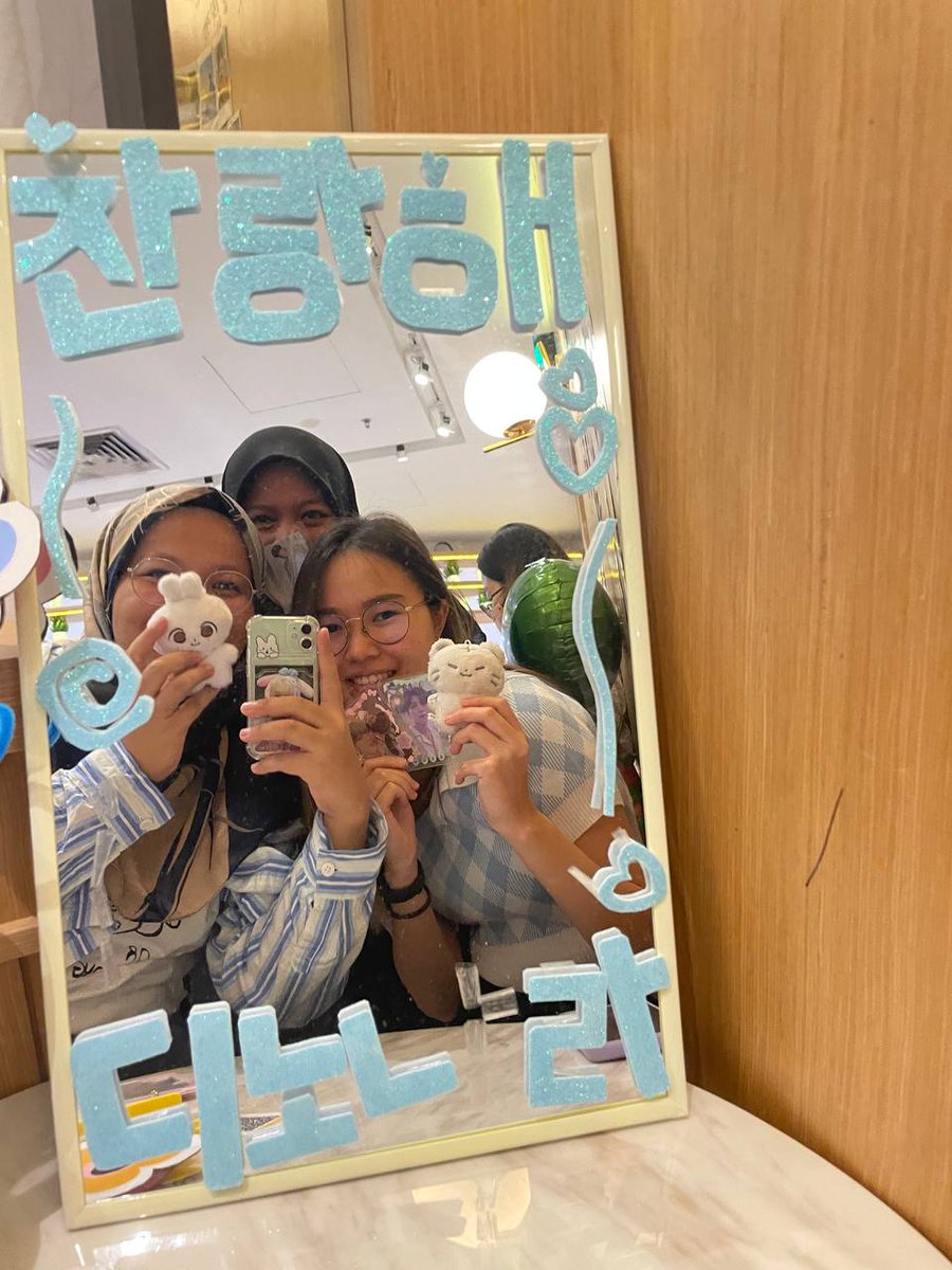 Had a fun day yesterday at Dino's Cupsleeve event 🦦

#Baby_Dinotters_Day