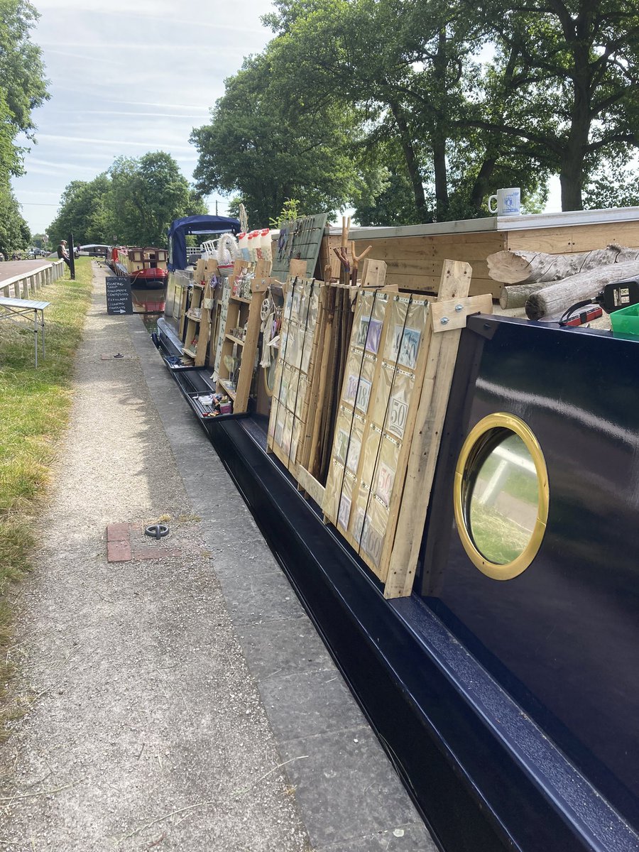 NBwakamatandoto's tweet photo. Slowly filling our calendar with this years festivals #narrowboatlife #rovingtrader #floatinghome #floatingshop #canaltraders #refillstsation #crafts #canalart #artist #ecofriendly #cleaning #sustainable @CRTBoating @towpathtalk @CanalTraders https://t.co/likP0u1Y1N