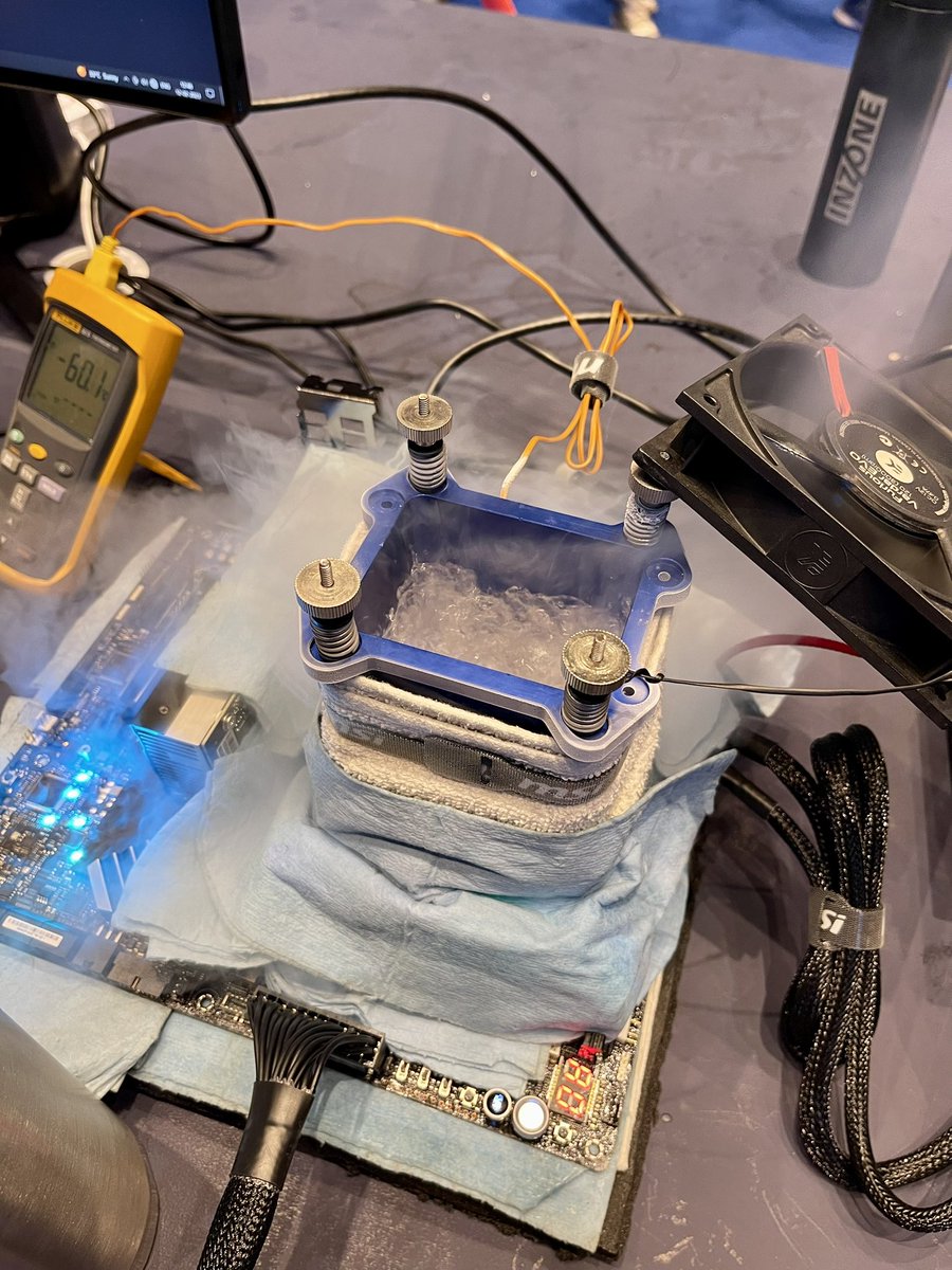 HavokNation's tweet photo. We are at @ComicConIndia Mumbai event on @intel @IntelGaming booth and showcasing our beautiful Modded PCs powered by Intel Arc GPUs and doing LN2 Overclocking on Intel i9-13900KS Processor. Do visit us and meet us if you are coming to Comic Con. https://t.co/tuBPsxagCg
