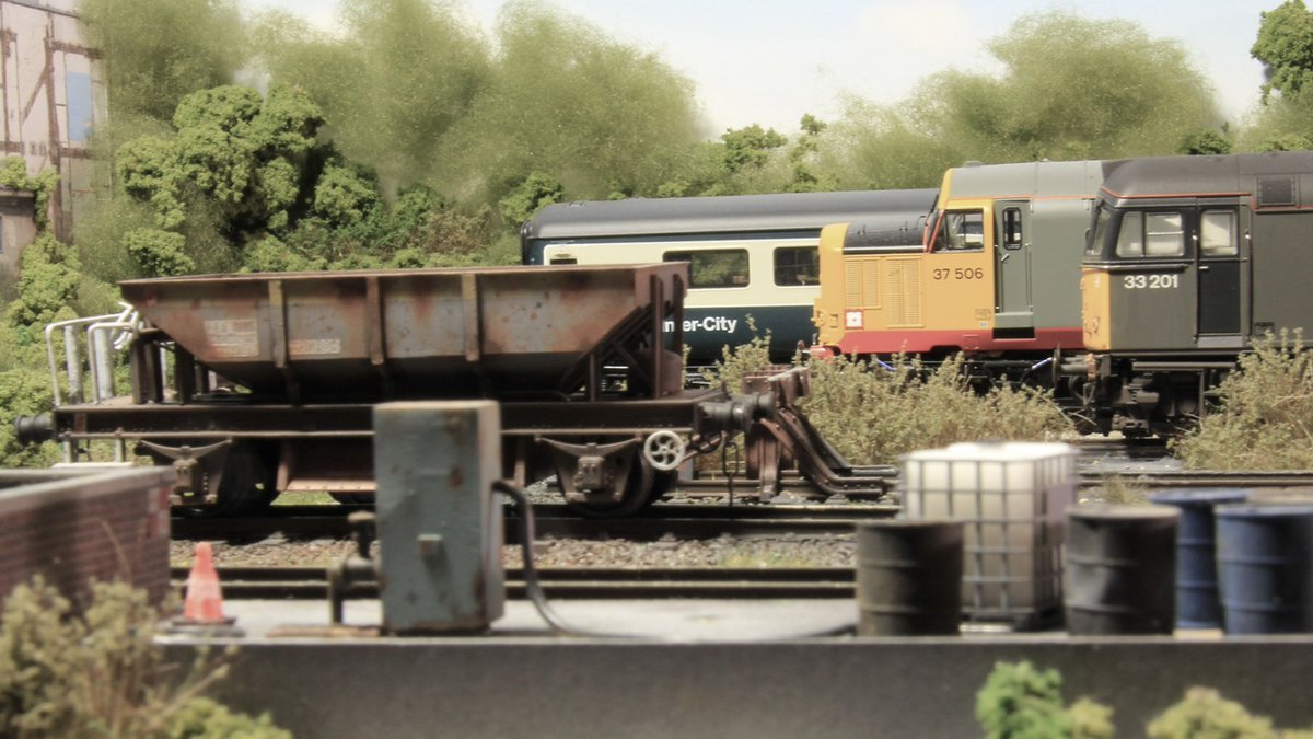 DustmanDave's tweet image. Standing by for Day 2 of the #TwitterModelTrainShow