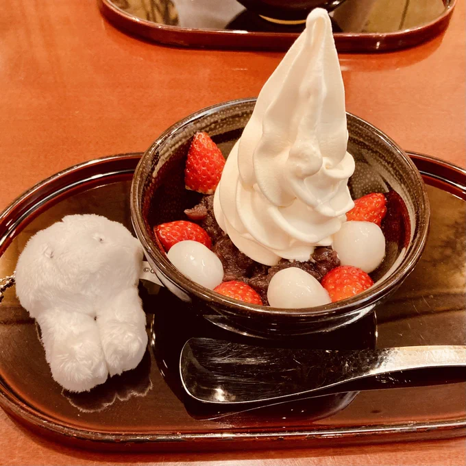 いちごクリーム白玉ぜんざいとナイトクロ一ラ一のぬいぐるみ見せてあげるね 