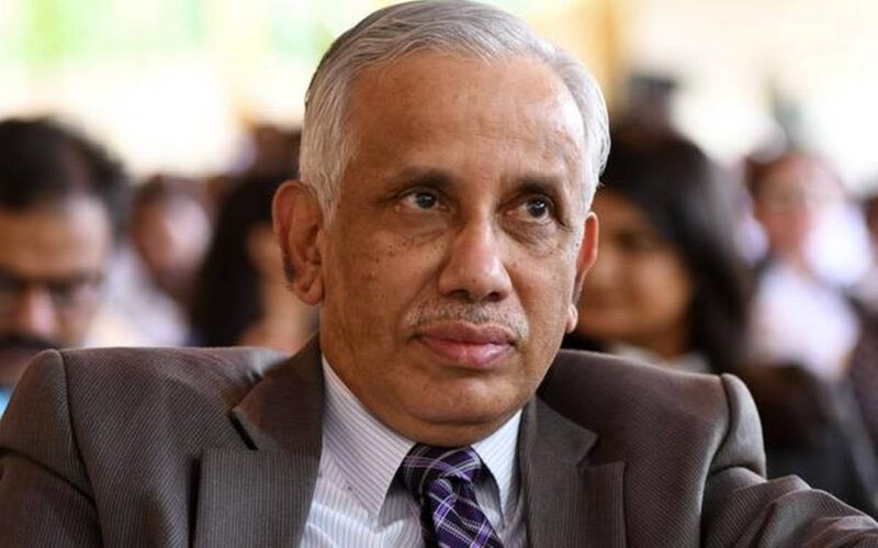 हैलो जस्टिस अब्दुल एस नज़ीर , 

न्यायपालिका और लोकतंत्र के लिए थोड़ी भी इज़्ज़त बाक़ी है तो ठुकराइए राज्यपाल की कुर्सी।

जजों को इस तरह खुलेआम सौदा करते देख कर बहुत बहुत तकलीफ़ होती है। कुछ तो लोकलाज रखिए।