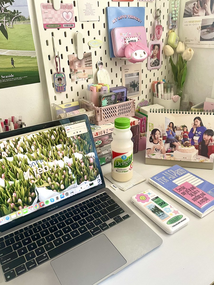 __cloudarchive's tweet image. afternoon sitch 🪅

#archivetwt #lifetwt