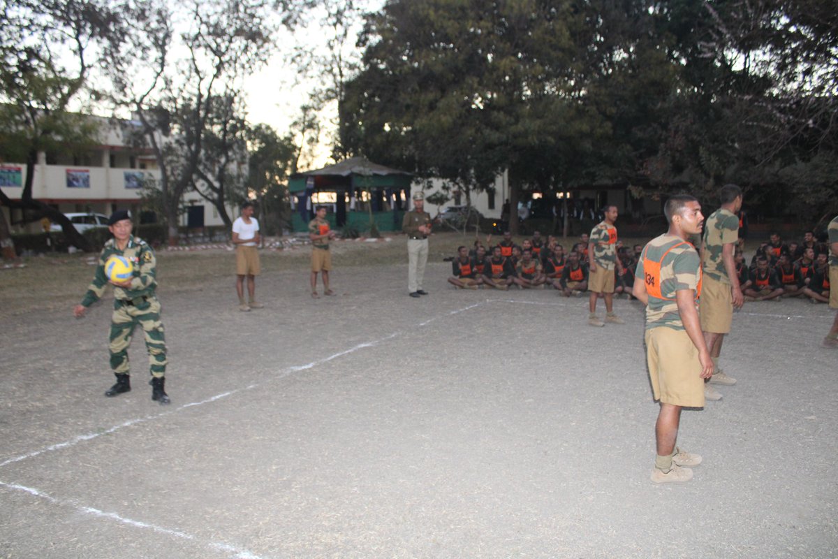 BSF_CSWT's tweet photo. Sh Sujoy Lal Thaosen  DG BSF is on two-days visit to #CSWT and #STC INDORE. During the visit he interacted with trainees &amp; instructors and reviewed ongoing training activities of both the institutes
@BSF_India
@BSF_SOUTHBENGAL 
@BSF_Gujarat 
@BSF_Tripura 
#NationFirst https://t.co/nJDfxqdXWh