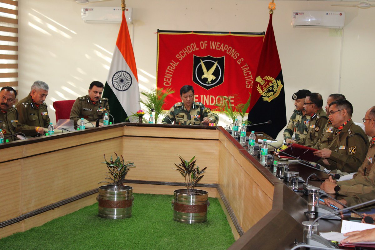 BSF_CSWT's tweet photo. Sh Sujoy Lal Thaosen  DG BSF is on two-days visit to #CSWT and #STC INDORE. During the visit he interacted with trainees &amp; instructors and reviewed ongoing training activities of both the institutes
@BSF_India
@BSF_SOUTHBENGAL 
@BSF_Gujarat 
@BSF_Tripura 
#NationFirst https://t.co/nJDfxqdXWh
