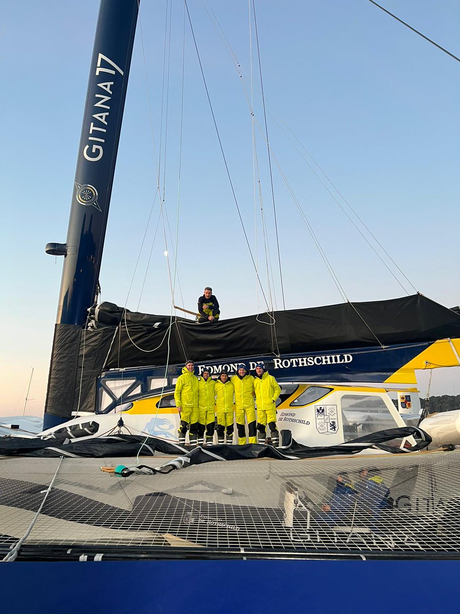 Le Maxi Edmond de Rothschild quitte Lorient pour monter sur la ligne de départ du Trophée Jules-Verne entre Ouessant et le cap Lizard
<a href="/TJV_officiel/">Trophée Jules Verne</a> <a href="/GitanaTeam/">GitanaTeam</a> <a href="/CCaudrelier/">charles caudrelier</a> @Ultim32_23