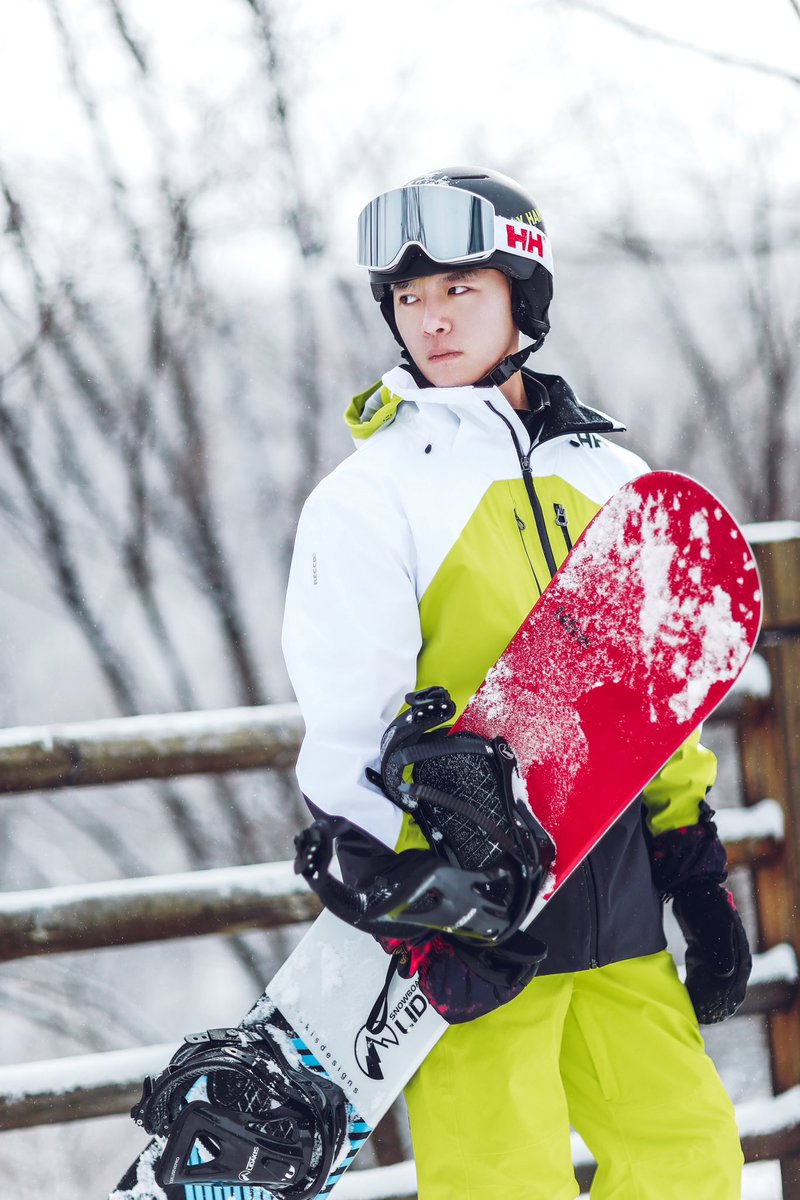 最近真的很爱滑雪，🈷️底去新疆吧