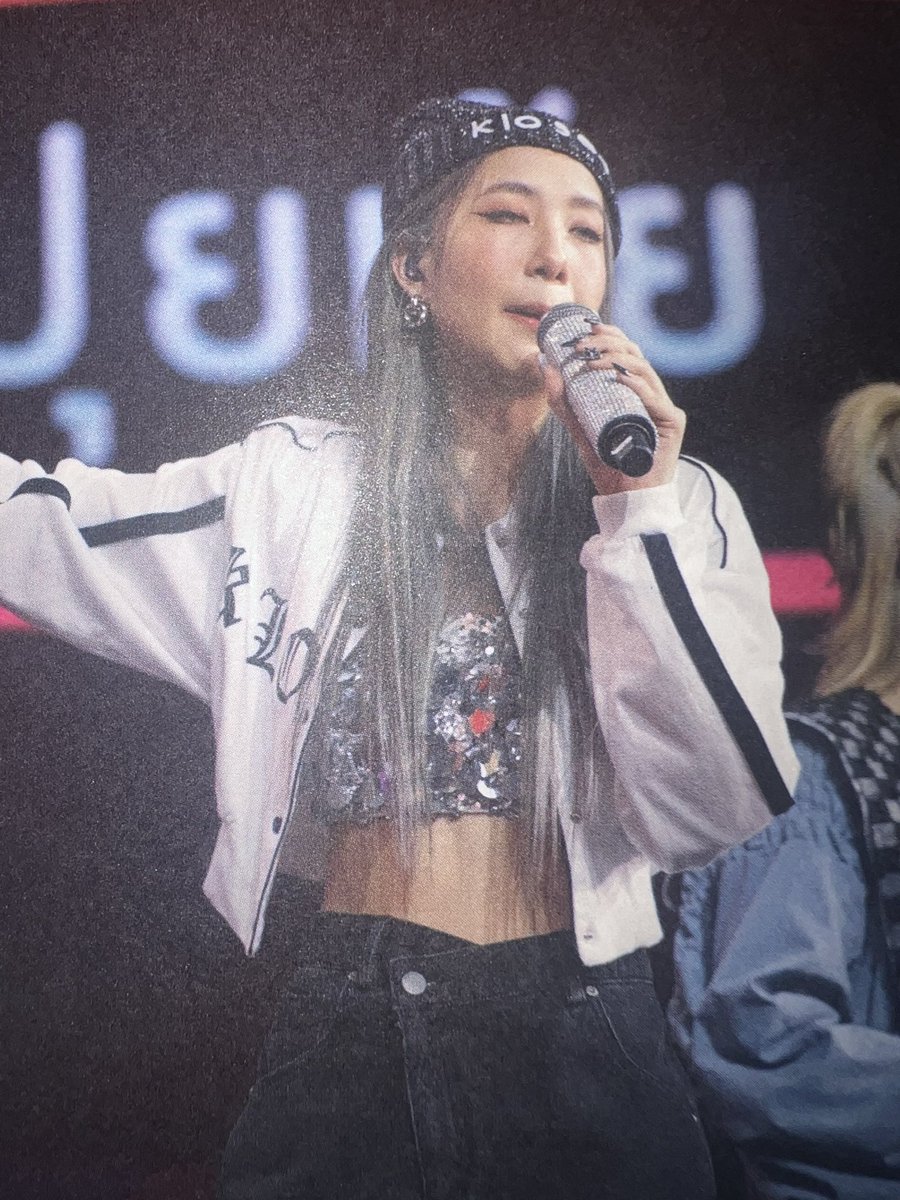 aheyeiscutie's tweet photo. โทษนะ กล้าเอารูปศิลปินเเบบนี้มาลงได้ไงอ่ะ #4EVE https://t.co/Hd9pW6YePr