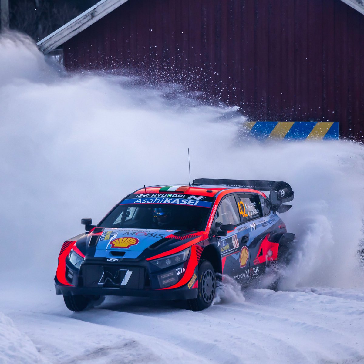 Not a bad opening to the day. I was a bit too hesitant in places, I still tried to be as committed as possible but we got through cleanly with no mistakes, that’s very important. 😁 After Stage 16 1) Tänak 🇪🇪 2) Breen 🇮🇪 + 11.6 3) Neuville 🇧🇪 + 24.9 4) Rovanperä 🇫🇮 + 26.0 #WRC