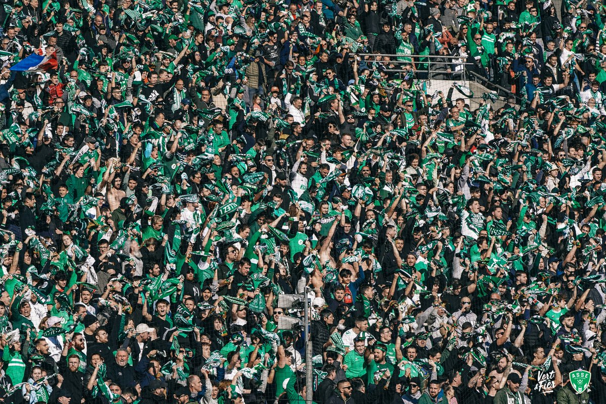 ASSEofficiel's tweet photo. Bon dimanche au 𝑷𝒆𝒖𝒑𝒍𝒆 𝑽𝒆𝒓𝒕 💚🏟 https://t.co/6qCXCkCvte