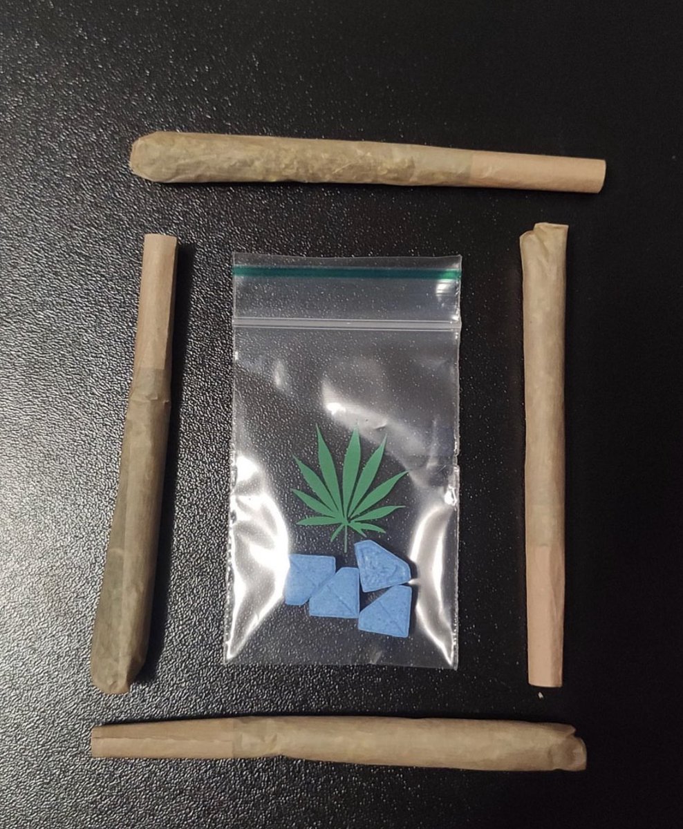 BenSteward70's tweet photo. How many of you guys likes this combination? https://t.co/56Kdrj34uO