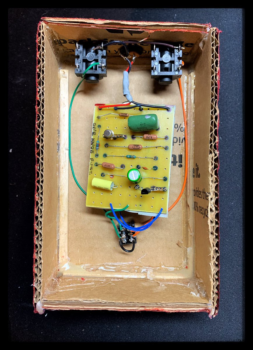 Homemade Fuzz pedal based on Colorsound One Knob Fuzz. PCB made from copper clad strip, enclosure from Whole Foods cardboard bag inserts, colored w/ Sharpie markers. Sounds good. Octaves ring thru w/ 🎸 tone knob down. Fun. #fuzz #effectspedals #guitar #guitargear #fun #hawaii 🤙