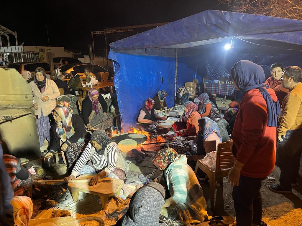 nocontextmersin's tweet photo. Efendiler! Gidip Toros dağlarına bakınız; eğer orada bir tek Yörük çadırı görürseniz ve o çadırda bir duman tütüyorsa, şunu çok iyi biliniz ki bu dünyada hiçbir güç ve kuvvet asla Türk'ü yenemez.

Mustafa Kemal Atatürk... https://t.co/Zkk8tttUCn