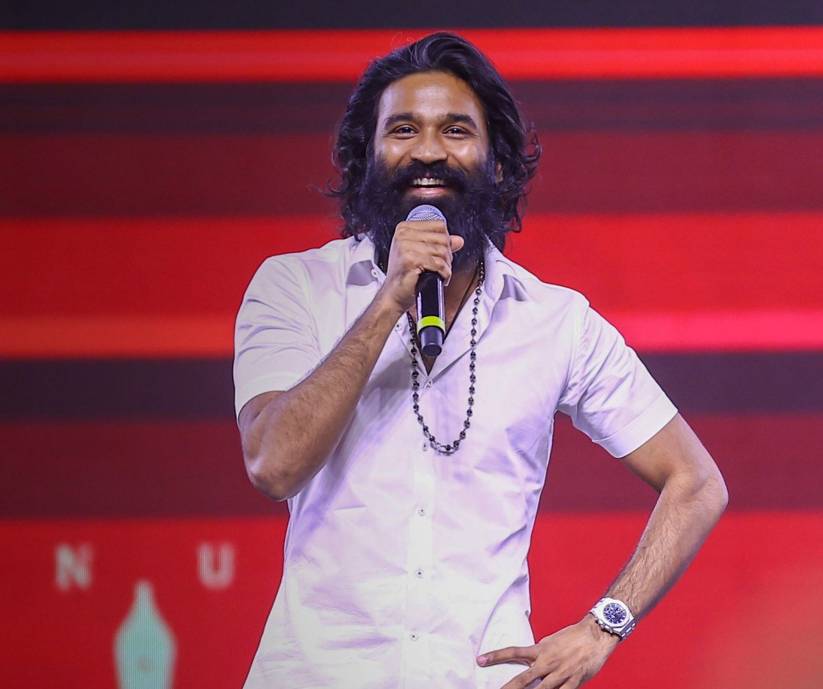 Kannukullaye iruku thalaiva.....ur speech and charisma....enna aanalum yaaru vandhalum ponalum nee dhan thalaiva @dhanushkraja #Vaathi #VaathiAudioLaunch