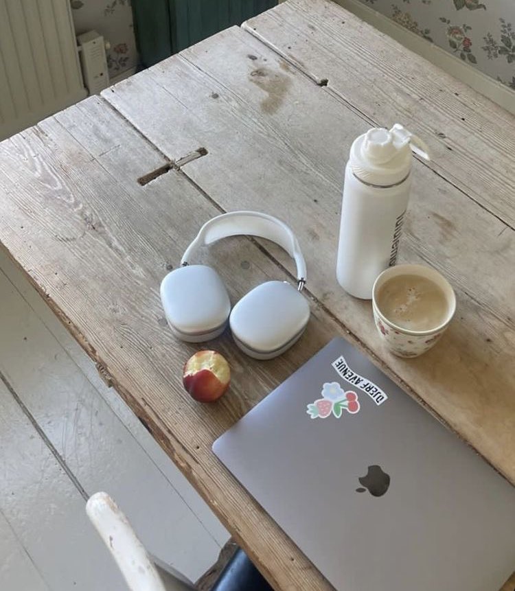 seraphicgirl_'s tweet image. workout day