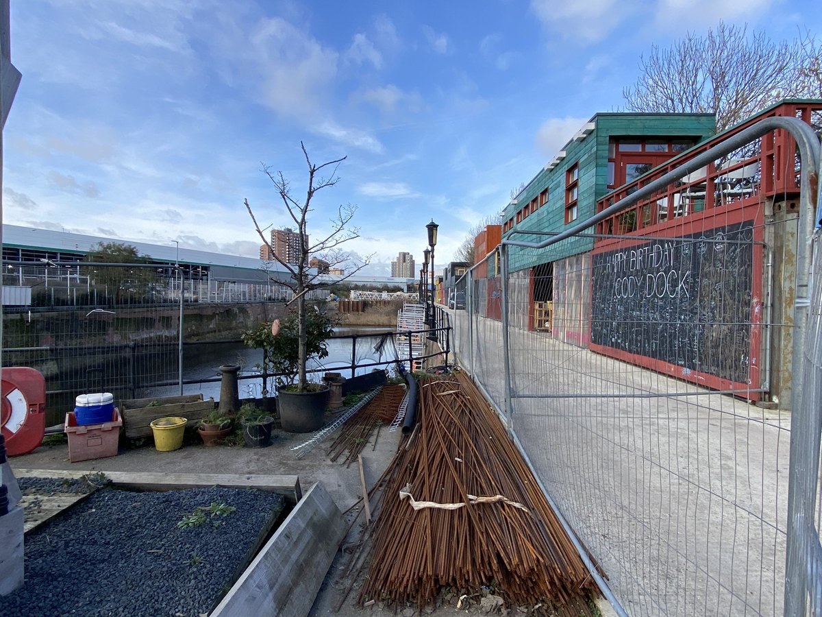 UoWDesCit's tweet photo. Exploring East London and its amazing innovative community-led initiatives! Here @codydock with @MLuz_NE &amp; @giulioverdini @openstudio_wm @UOWarchitecture https://t.co/KAsyxqvkAL