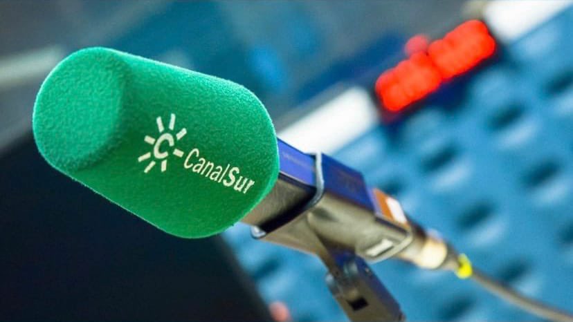 Rematamos la jornada en #LaLigaSantander y #LaLigaSmartBank , en @CanalSurRadio con @lagranjugadacsr , desde las 13,45 hasta las 00,00 h.

#GetafeRayo 
#AlbaceteMalaga 
#CeltaAtleti 
#VillarrealBarça 

Y la final de copa de España de Fútbol Sala .