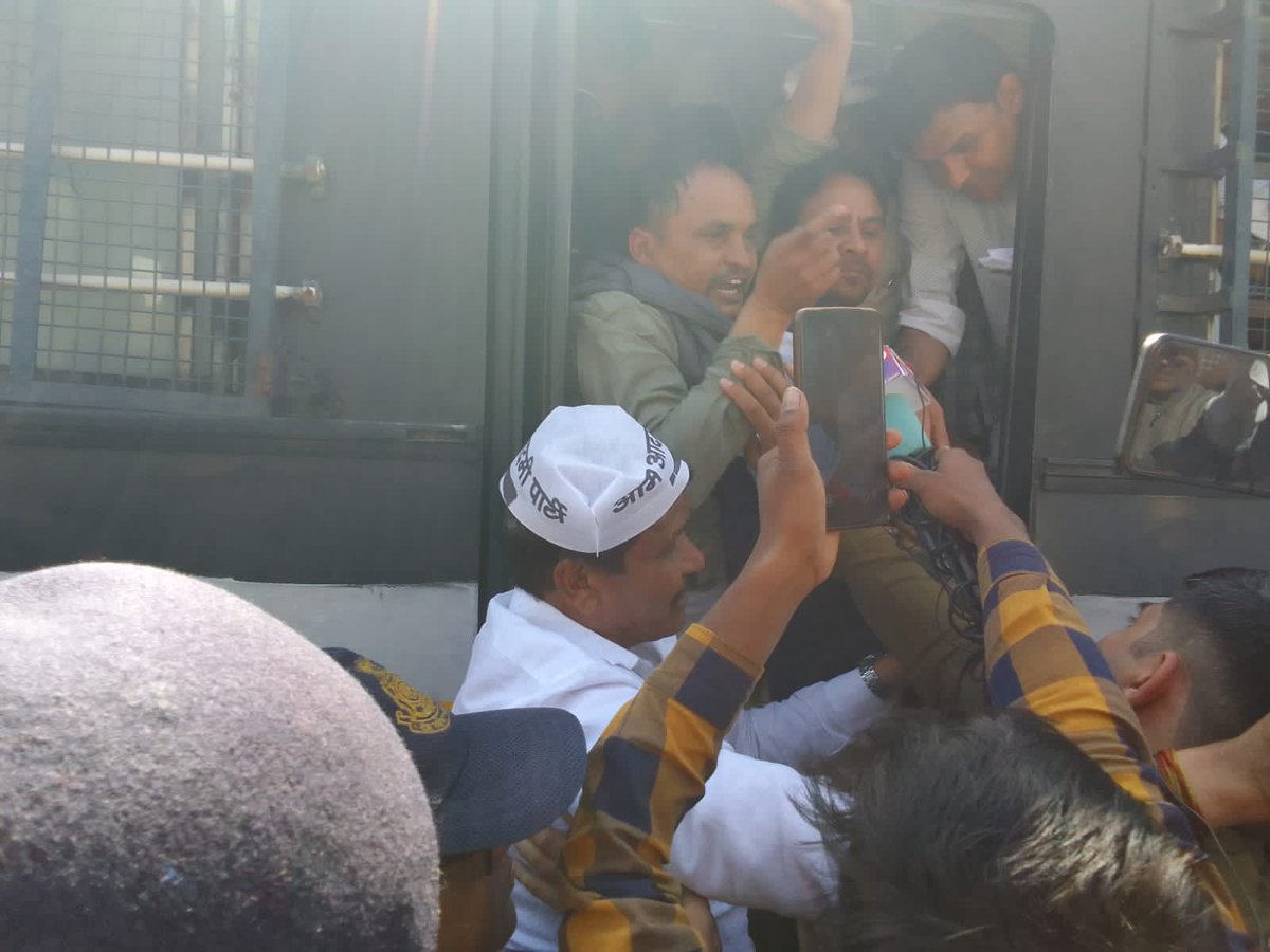 All state units of AAP doing a nationwide protest again Adani and his friend Modi.

आम आदमी पार्टी पूरे देश में अड़ानी और उनके प्रिय मित्र मोदी के ख़िलाफ़ सड़क पर आंदोलन कर रही है।

*#ModiAdaniBhaiBhai*
*#ModiAdaniBhaiBhai*
*#ModiAdaniBhaiBhai*