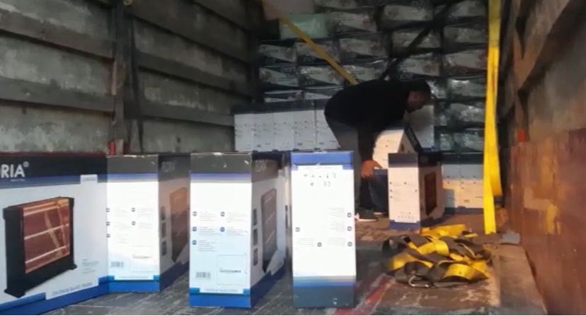 zulkifdagli's tweet photo. Kıymetli Samsunlular;

Asrın felaketi olarak nitelendirilen büyük depremin ardından tam bir seferberlik ve dayanışma ruhuyla harekete geçerek depremzede kardeşlerimizin yaralarını sarmak, sıcak bir ortamda barınmalarını temin etmek ve gıdadan giyime tüm acil ihtiyaçlarını https://t.co/G4OuJ11eFg
